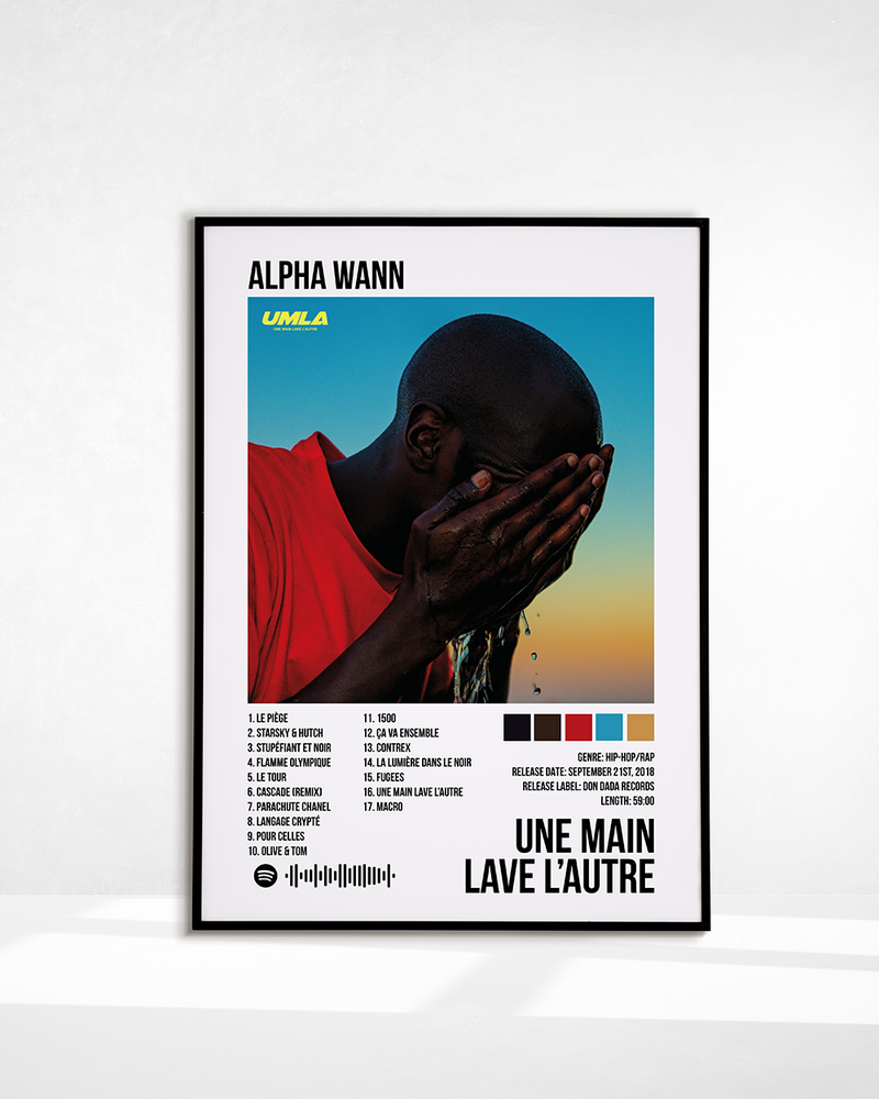 UNE MAIN LAVE L'AUTRE